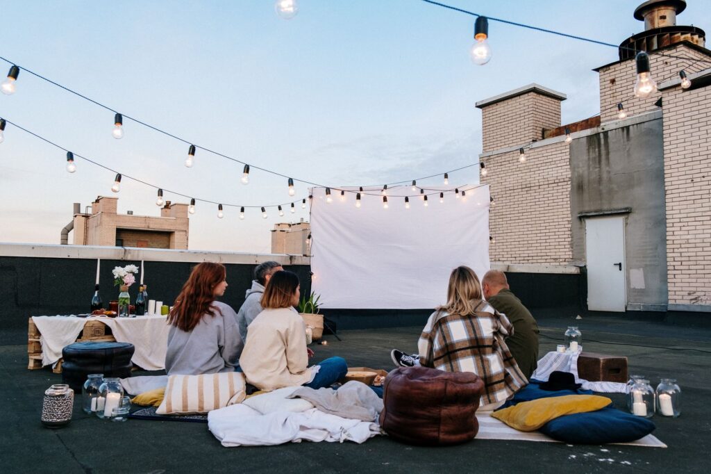 Filmabende und Kinogruppe in der Residenz