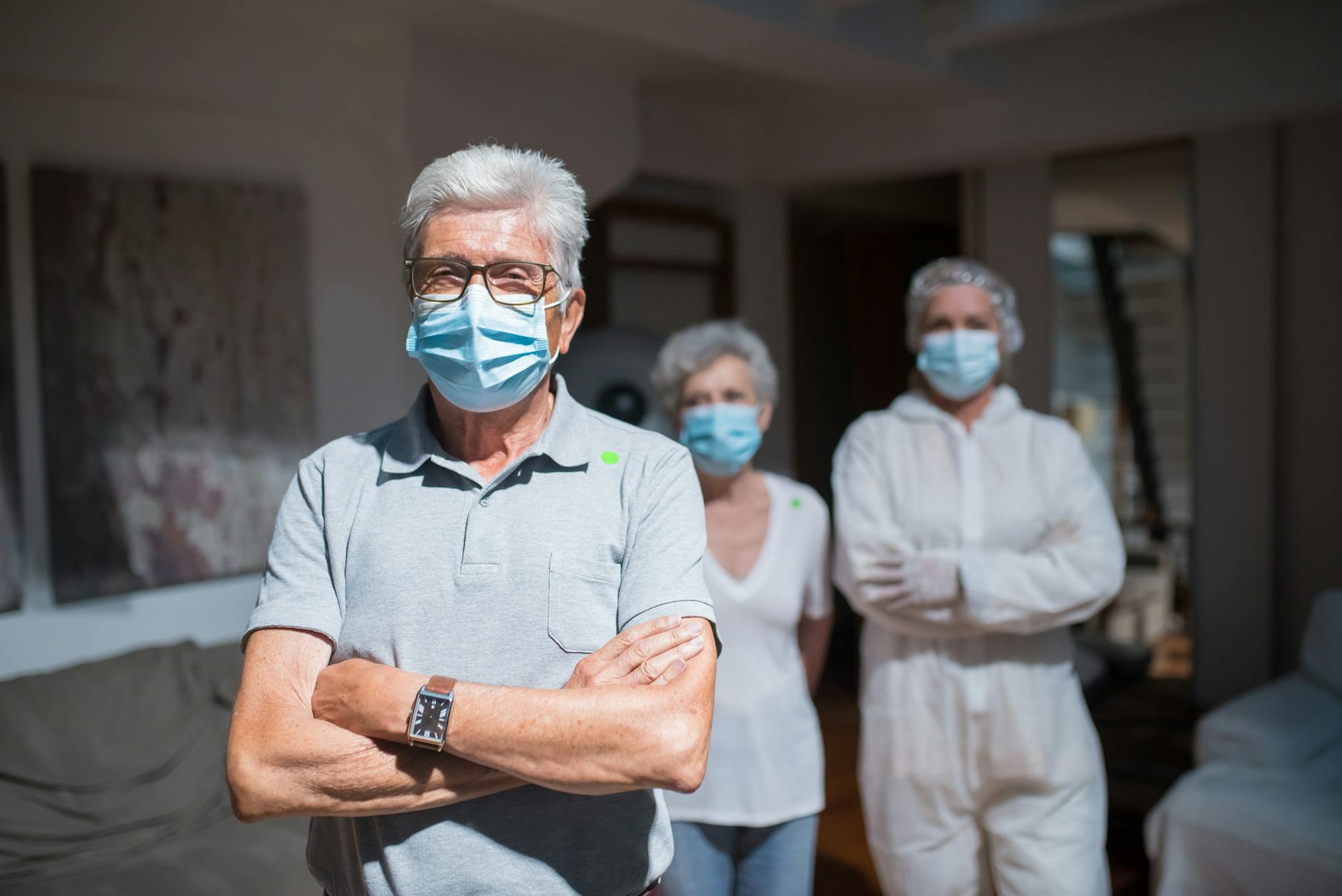 Pflegekraft auf einer Pflegestation mit Rund-um-die-Uhr-Versorgung